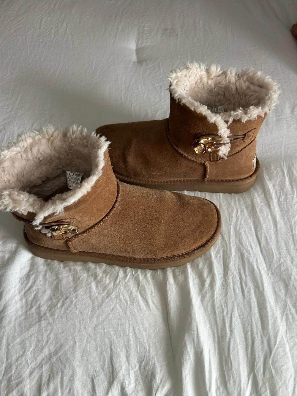 UGG Short Shearling Cuff Boots - Chestnut